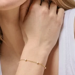 Enamel Lola Bold Daisy armbånd i forgyldt sølv farvede emalje