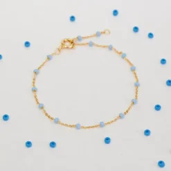 Enamel Lola Sky armbånd i forgyldt sølv lyseblå emalje