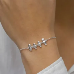 Familie armbånd i sølv med Far – Datter – Datter – Mor i sølv