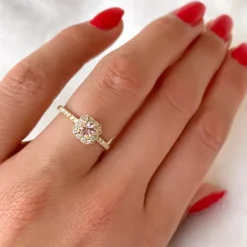Firkantet morganit brillantring i 14 karat guld 0,22 ct 0,246 ct