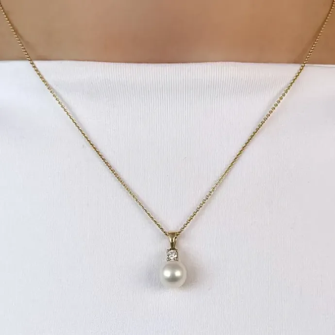 Ægte perle diamantvedhæng i 14 karat guld 0,10 ct