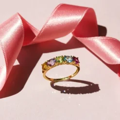 Guldringe: multifarvet ring i 8 karat guld