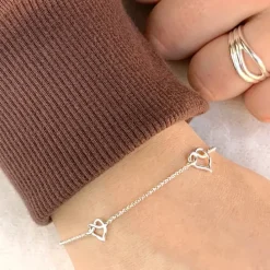Hjerte infinity armbånd i sølv med vedhæng i sølv