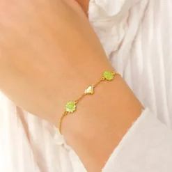 Hjerte marguerit lysegrøn armbånd i forgyldt sølv - Maggie