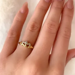 Hjerte zirkon ring i 9 karat guld med rhodium