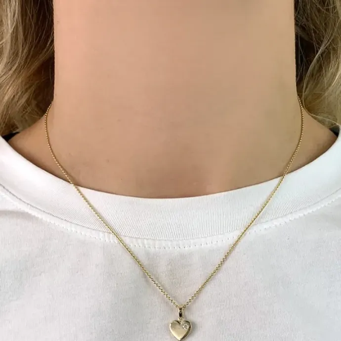 Hjerte zirkon vedhæng i 8 karat guld