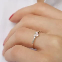 Hjerter månesten ring i sølv