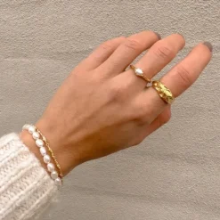 Hvid perle ring i forgyldt sølv