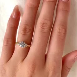 Hvid zirkon ring i 9 karat guld