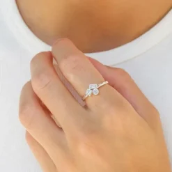 Hvid zirkon ring i sølv