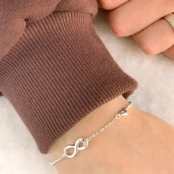 Infinity hjerte armbånd i sølv med vedhæng i sølv