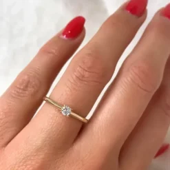 Kampagne - diamant solitairering i 14 karat guld 0,14 ct