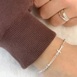 Kors armbånd i sølv