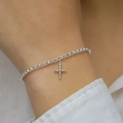 Kors armbånd i sølv