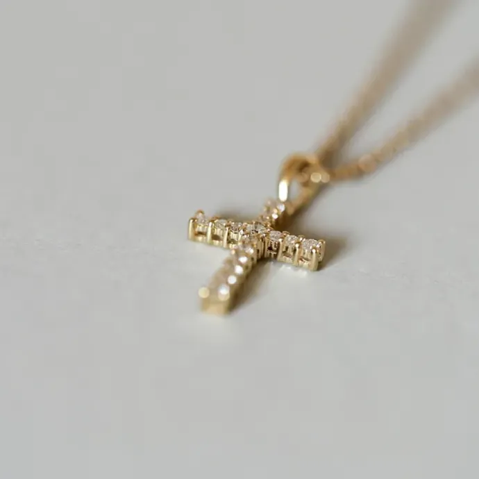 Kors diamantvedhæng i 14 karat guld 0,28 ct