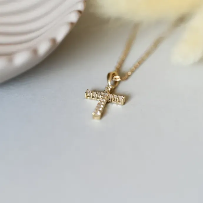Kors diamantvedhæng i 14 karat guld 0,28 ct