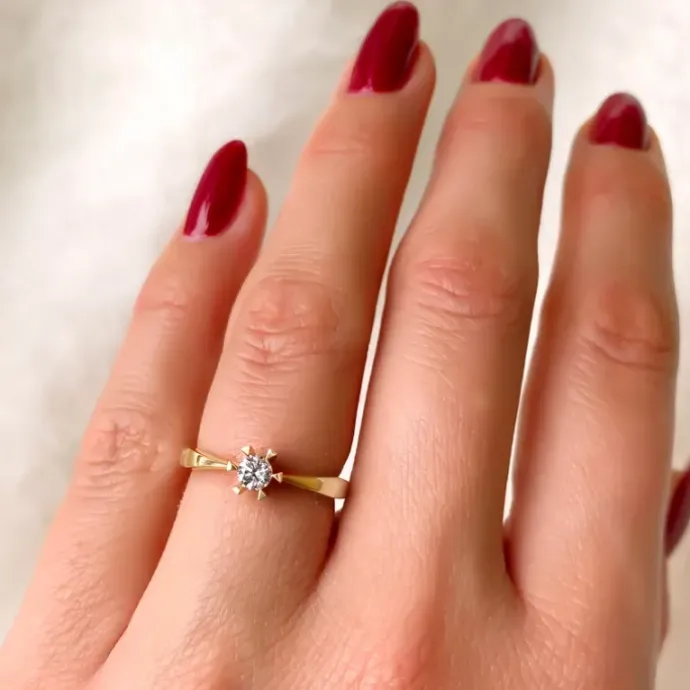 Lab grown diamant solitairering i 14 karat guld 0,20 ct