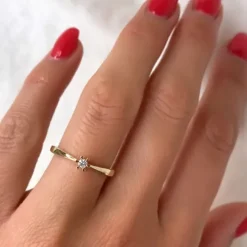 Lab grown diamant solitairering i 14 karat guld 0,05 ct