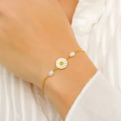 Marguerit perle armbånd i forgyldt sølv