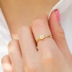 Marguerit ring i forgyldt sølv - Maggie