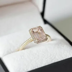 Morganit diamantring i 14 karat guld 1,70 ct 0,16 ct