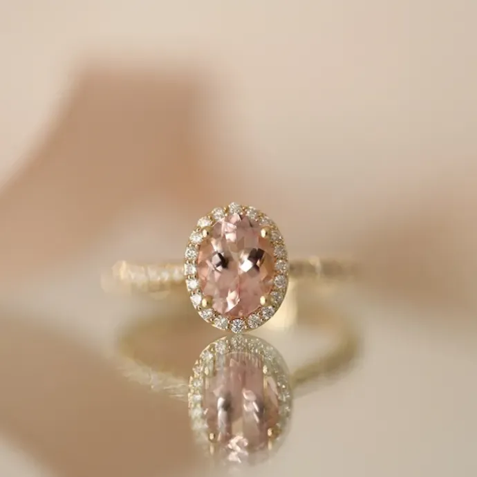 Morganit diamantring i 14 karat guld 1,28 ct 0,32 ct