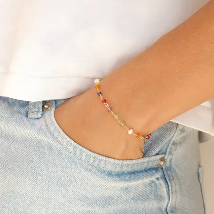 Multifarvet sten armbånd i forgyldt sølv 16 + 3 cm x 3,5 mm