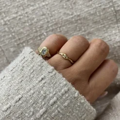 Nava Osiris justerbar ring i forgyldt sølv hvid zirkon