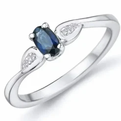 Oval blå safir ring i 14 karat hvidguld 0,008 ct 0,35 ct
