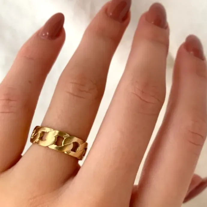 Panzer ring i forgyldt sølv
