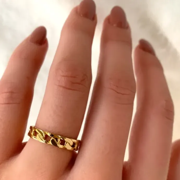 Panzer ring i forgyldt sølv
