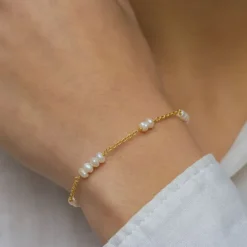 Perle armbånd i forgyldt sølv x 4 mm