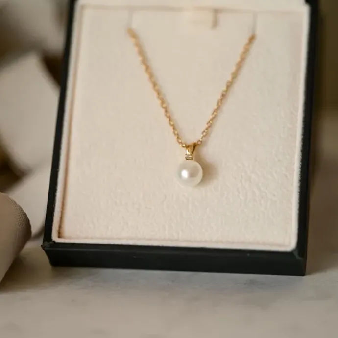 Perle vedhæng i 14 karat guld 0,02 ct