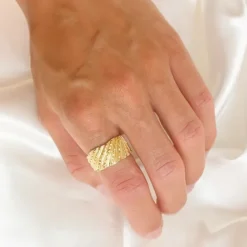 Ring i forgyldt messing