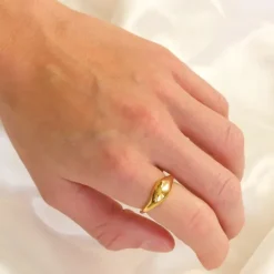 Ring i forgyldt sølv
