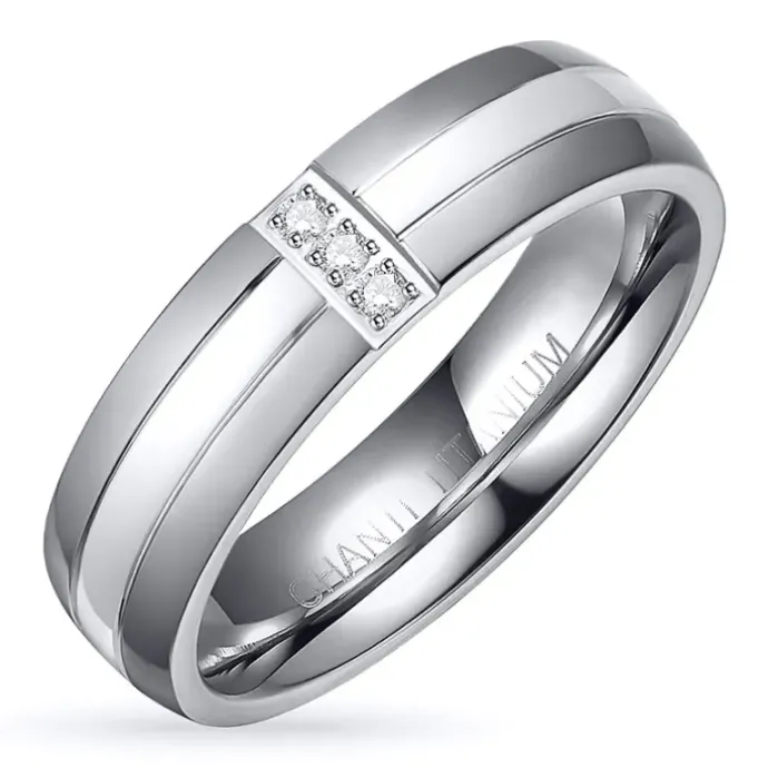 Ring i titanium og sølv