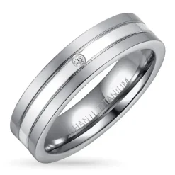 Ring i titanium og sølv