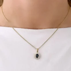 Rosetvedhæng i 14 karat guld 0,26 ct 0,65 ct