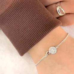 Rund armbånd i sølv med vedhæng i sølv