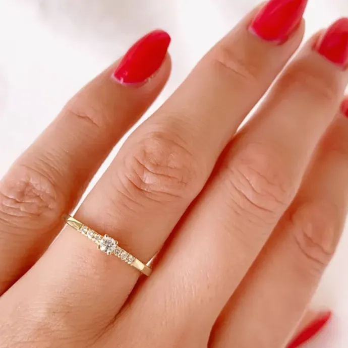 Rund diamantring i 14 karat guld 0,08 ct 0,06 ct