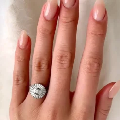 Rund zirkon ring i sølv