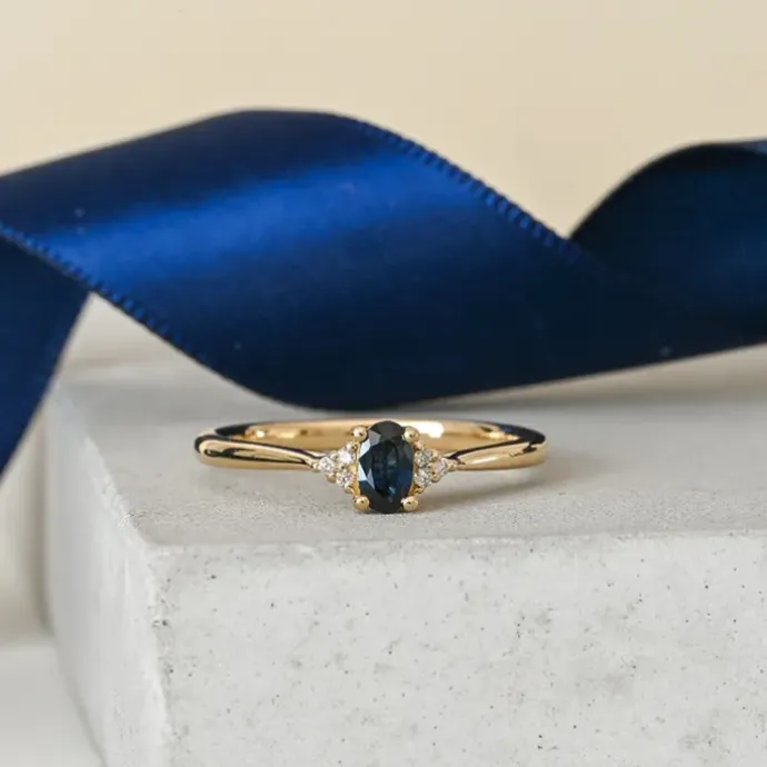 Safir diamantring i 14 karat guld 0,35 ct 0,03 ct