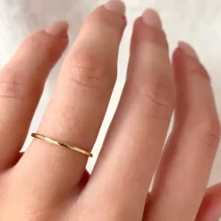 Simple Rings ring i 9 karat guld