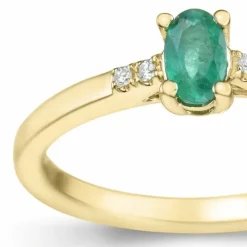 Smaragd brillantring i 14 karat guld 0,25 ct 0,02 ct