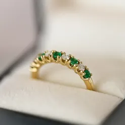Smaragd diamantring i 14 karat guld 0,40 ct 0,24 ct