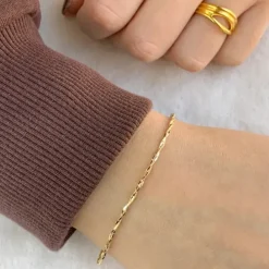 Snoet armbånd i forgyldt sølv 1,3 mm