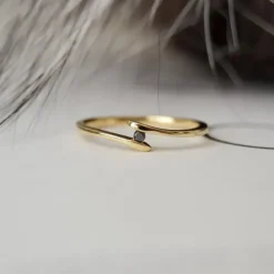 Sort diamant ring i 9 karat guld 0,02 ct