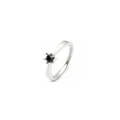 Sort solitairering i 14 karat hvidguld 0,21 ct