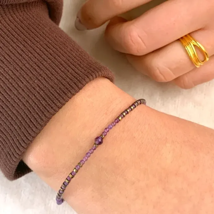 Sten armbånd med ametyst og hematite.