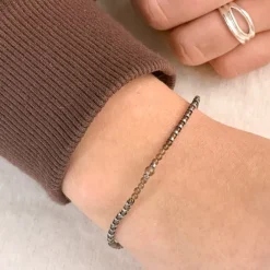 Sten armbånd med kvarts og hematite.